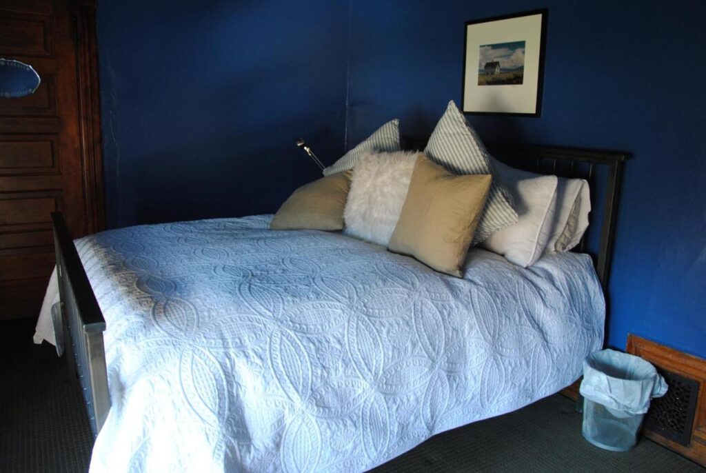 Off Broadway B & B - Image 2