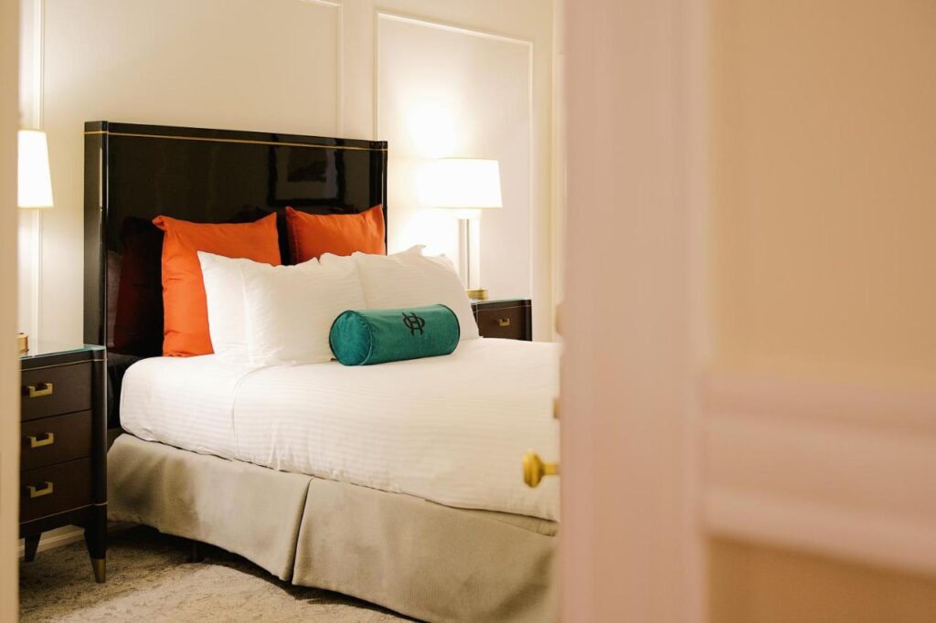 The Oxford Hotel - Image 2