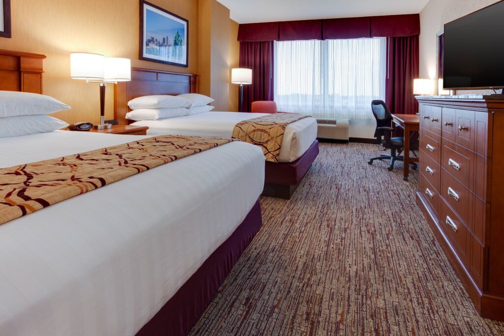 Drury Inn & Suites West Des Moines - Image 5