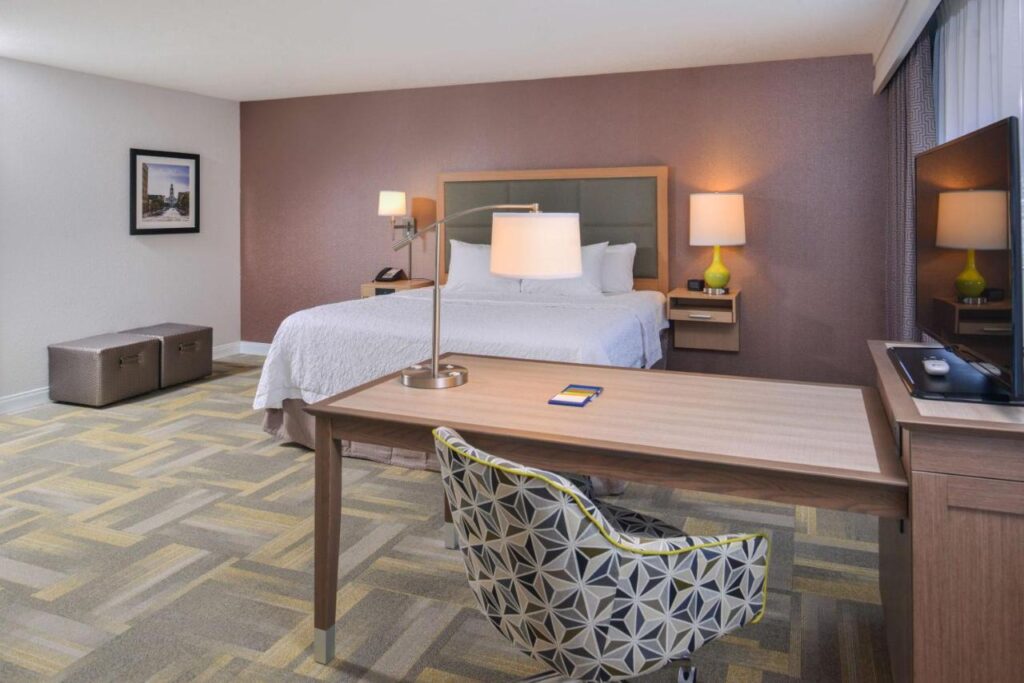 Hampton Inn and Suites Altoona-Des Moines by Hilton - Image 3