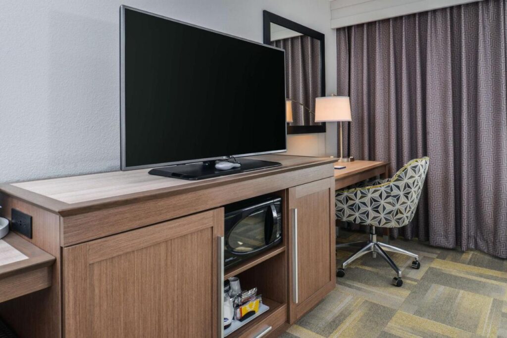 Hampton Inn and Suites Altoona-Des Moines by Hilton - Image 4