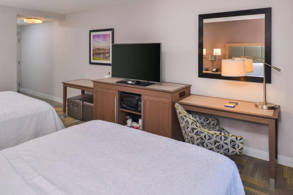 Hampton Inn and Suites Altoona-Des Moines by Hilton - Image 6