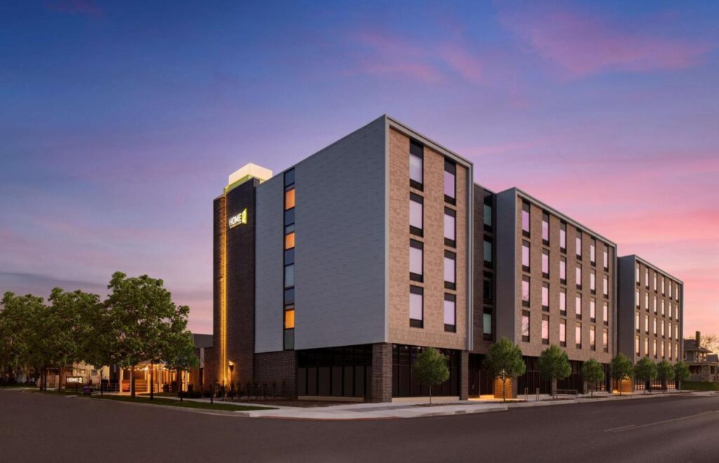 Home2 Suites by Hilton Des Moines at Drake University - Image 1