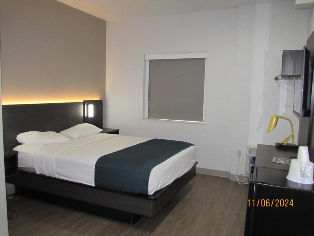 Motel 6-West Des Moines, IA - Image 1