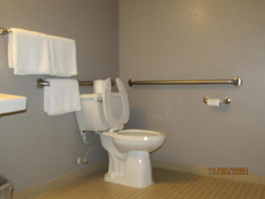 Motel 6-West Des Moines, IA - Image 2