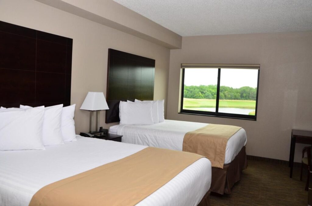 Qube Hotel - Polk City - Image 1