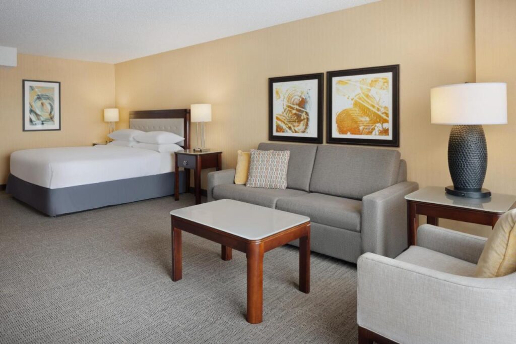 Sheraton West Des Moines - Image 3