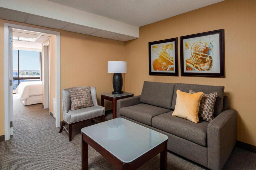 Sheraton West Des Moines - Image 6