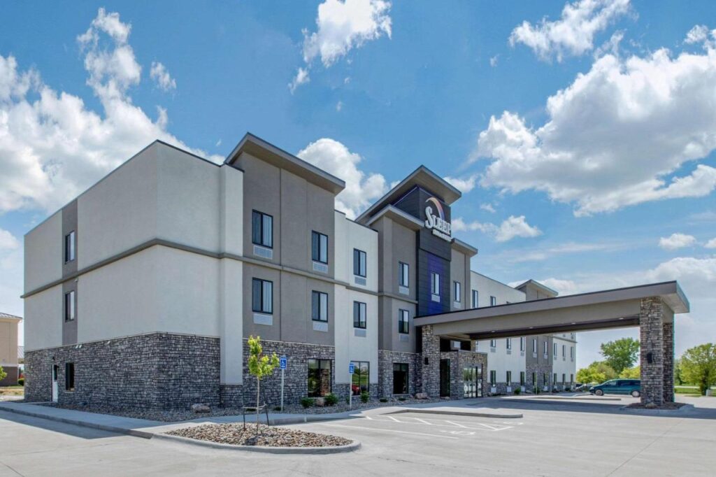 Sleep Inn and Suites - Ankeny - Image 1