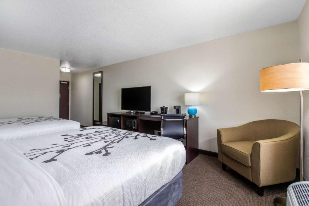 Sleep Inn and Suites - Ankeny - Image 5