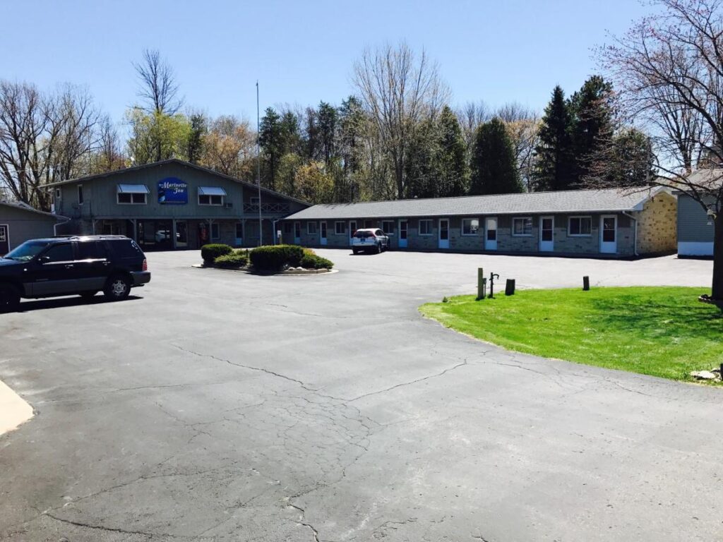 Marinette Inn - Image 1