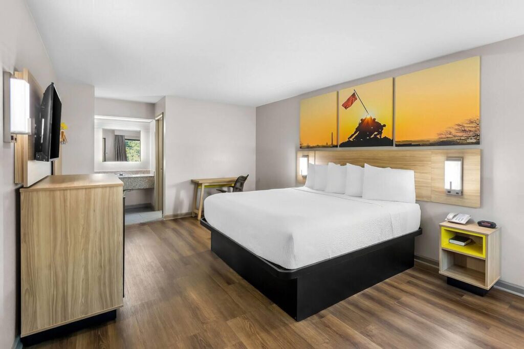 Days Inn by Wyndham Enterprise - Image 3