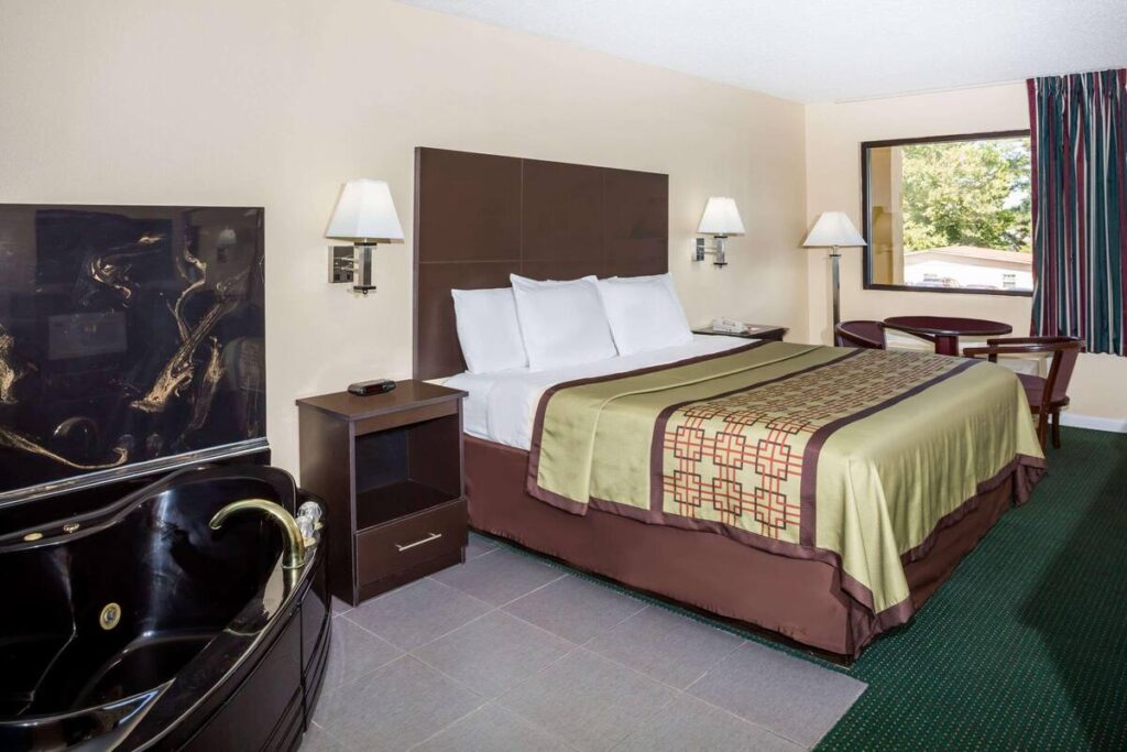 Days Inn by Wyndham Enterprise - Image 5