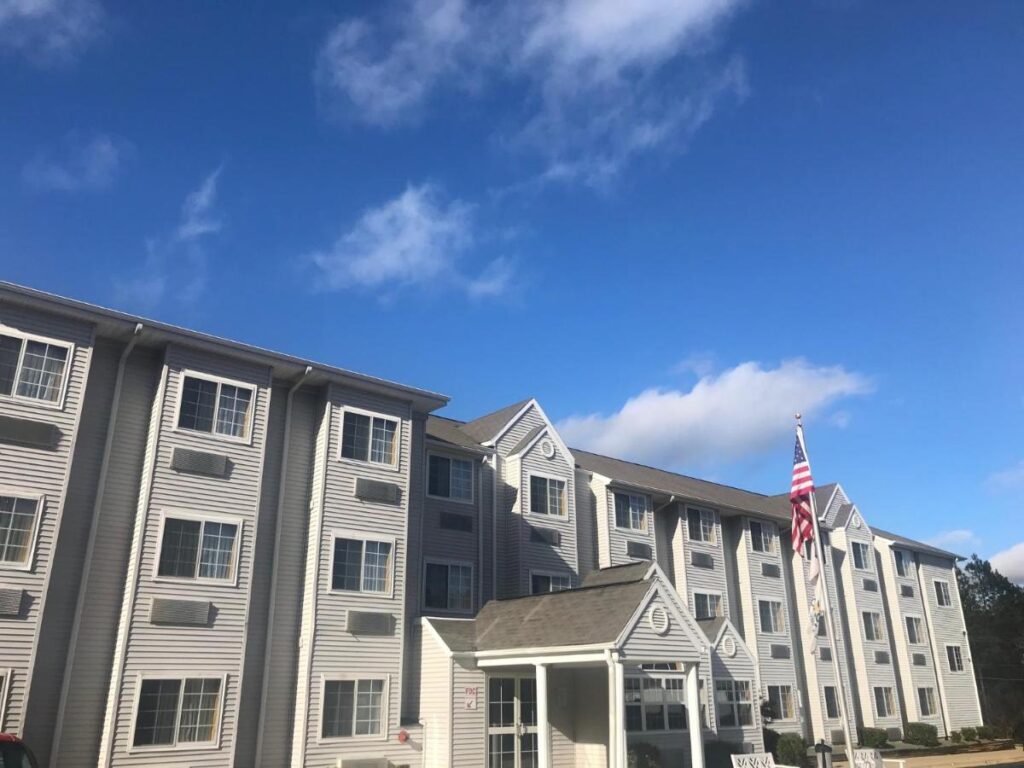 Microtel Inn & Suites by Wyndham Hillsborough - Image 6