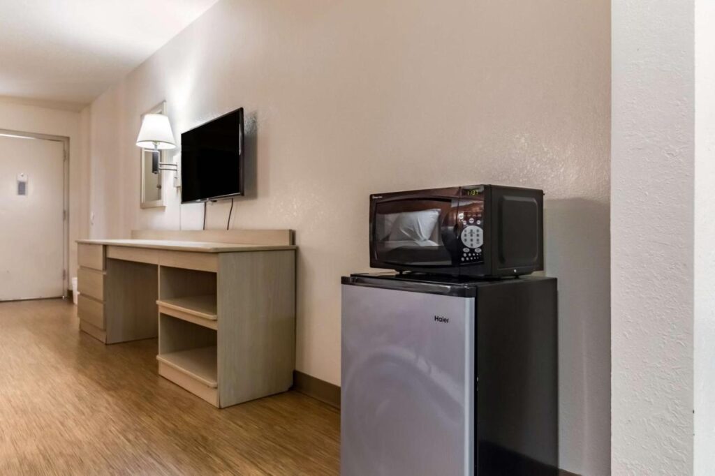 Motel 6-Raleigh, NC - Cary - Image 4