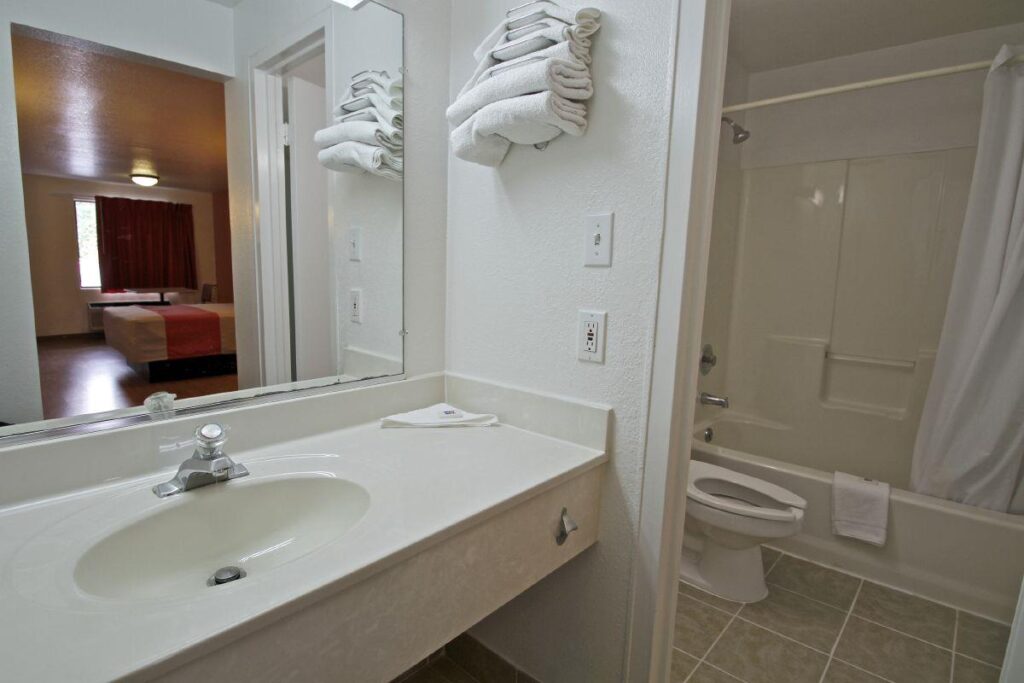 Motel 6-Raleigh, NC - Cary - Image 6