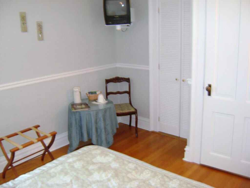 Four Creeks Bed&Breakfast - Image 3