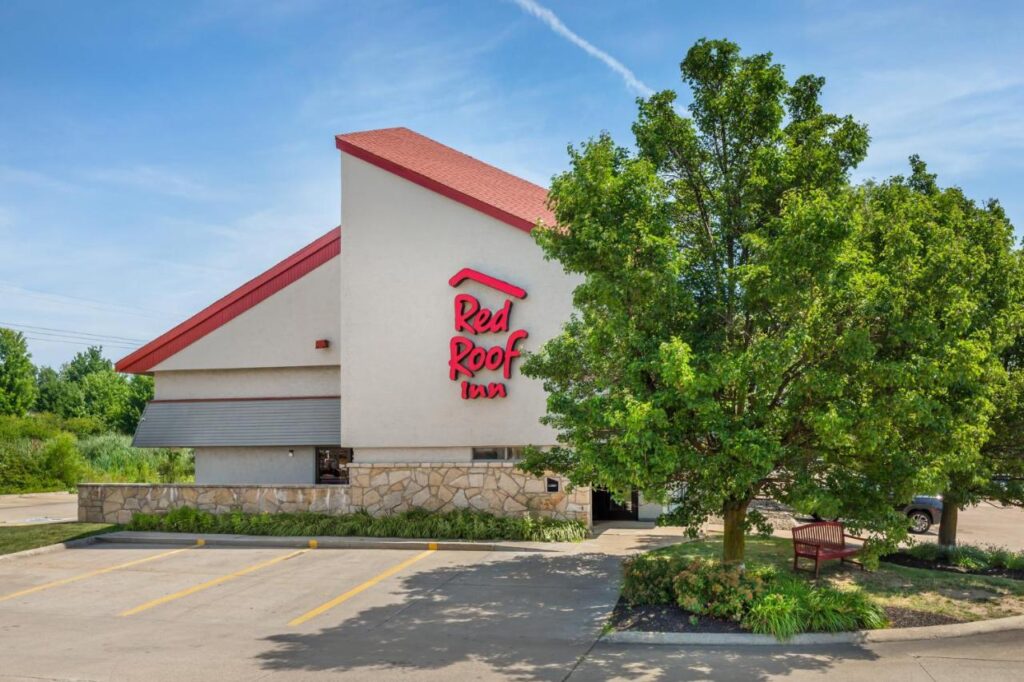 Red Roof Inn Erie – I-90 - Image 1