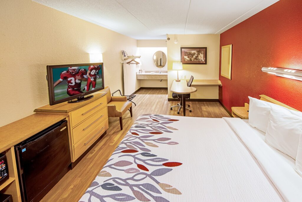 Red Roof Inn Erie – I-90 - Image 6