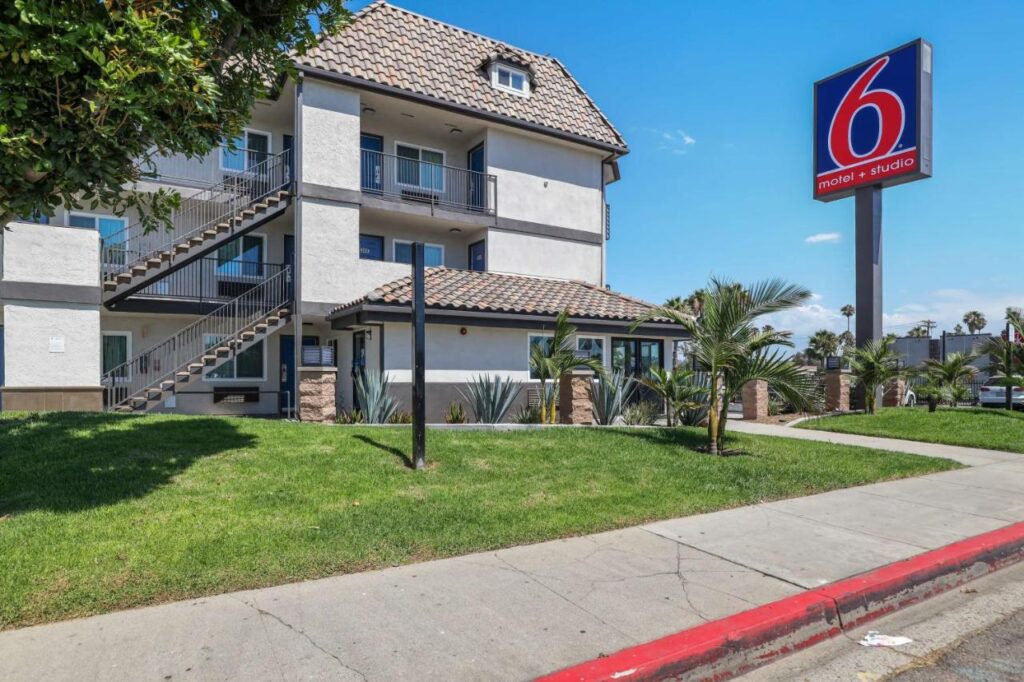 Suites Escondido CA - Image 1