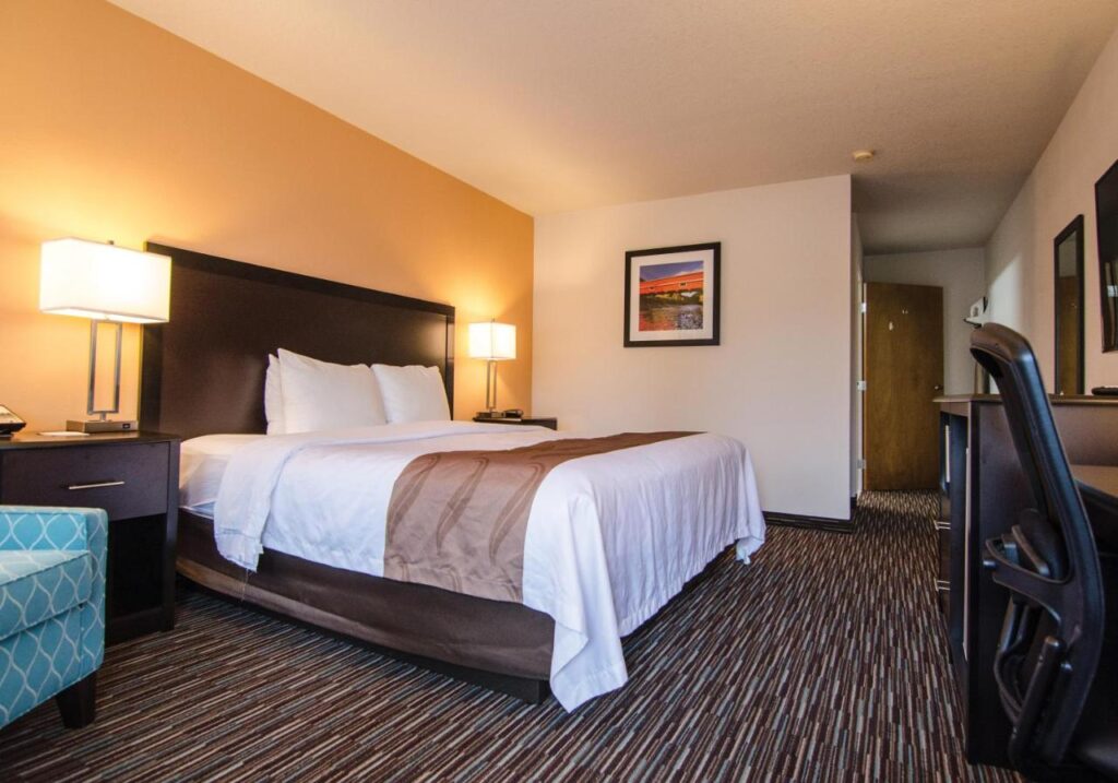 Cottage Grove Inn - Image 1
