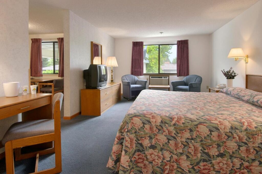 Days Inn by Wyndham Corvallis - Image 3