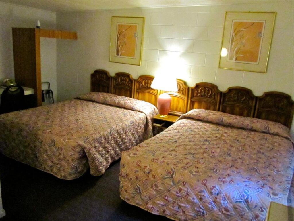 Relax Inn - Cottage Grove - Image 4