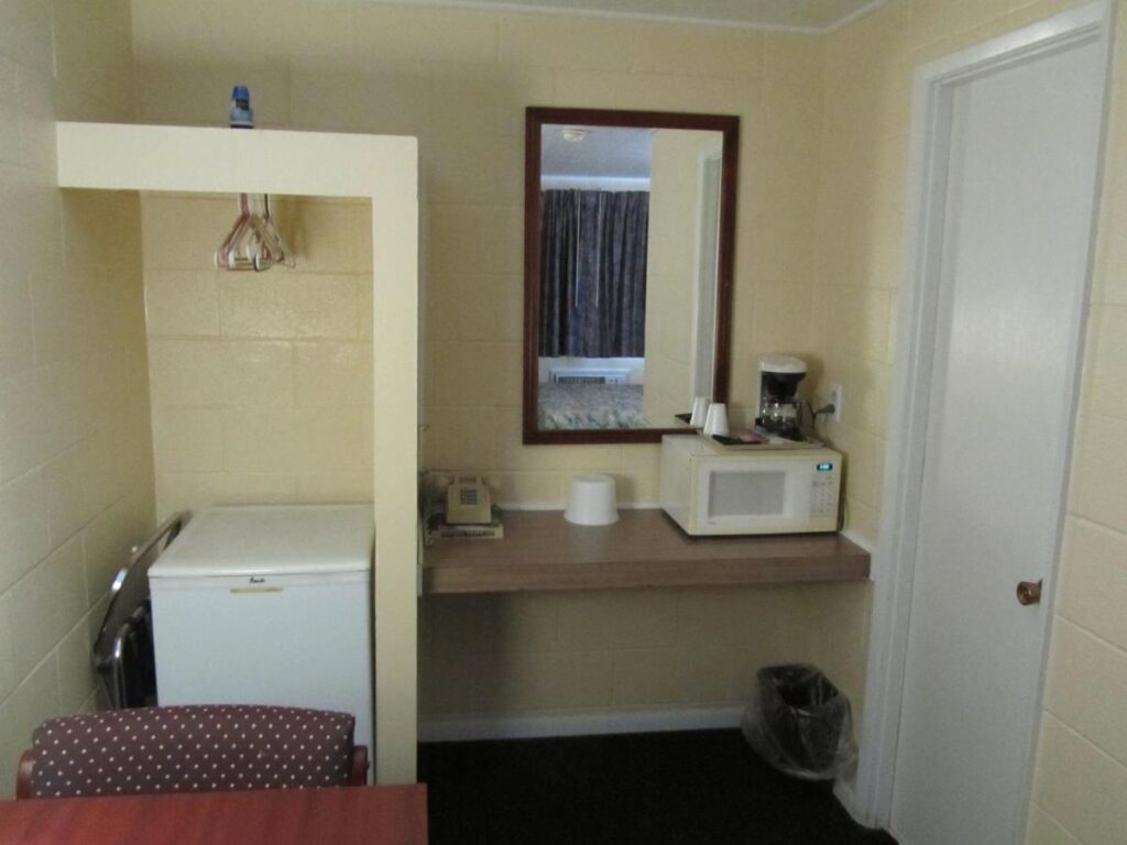 Relax Inn - Cottage Grove - Image 5