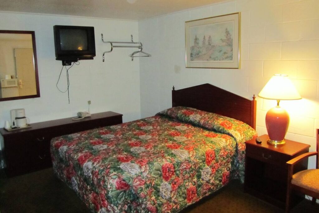 Relax Inn - Cottage Grove - Image 6