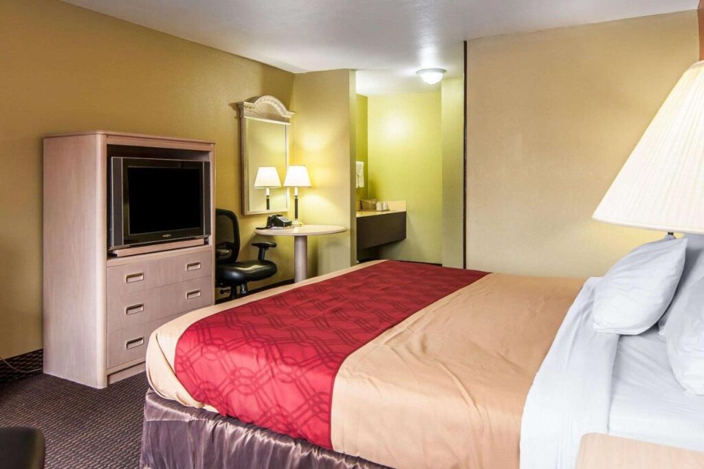 Rodeway Inn Willamette River - Image 2