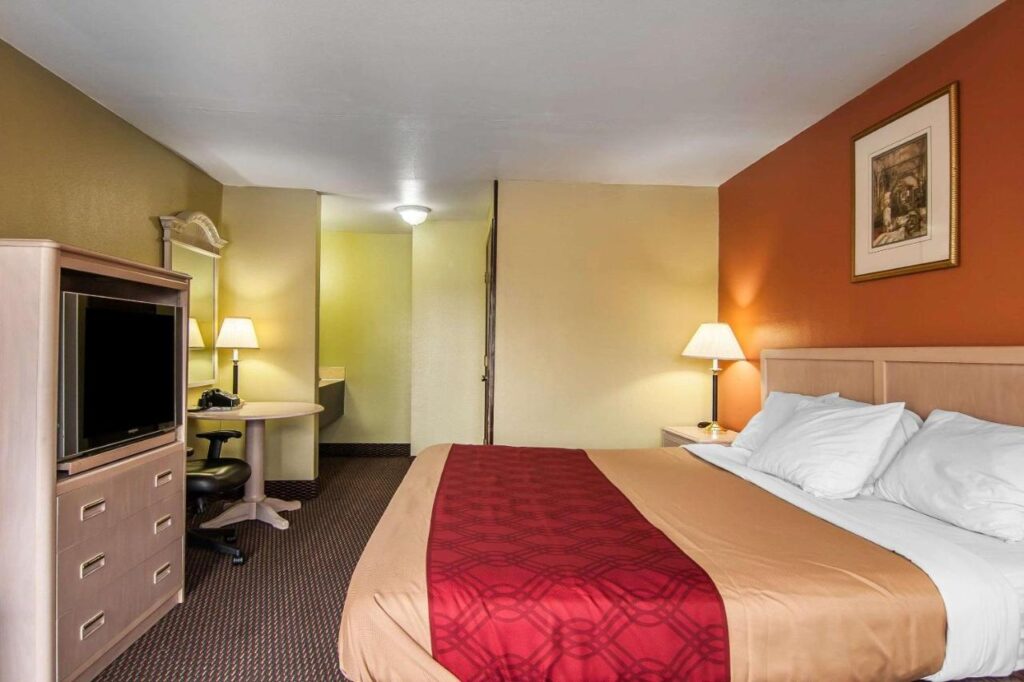 Rodeway Inn Willamette River - Image 3