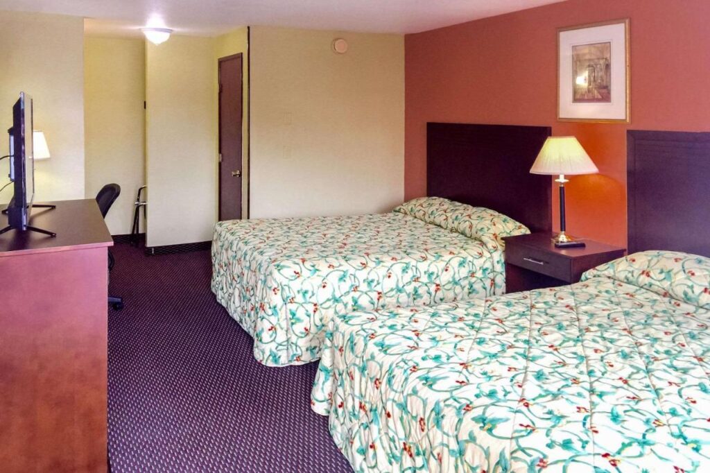 Rodeway Inn Willamette River - Image 6