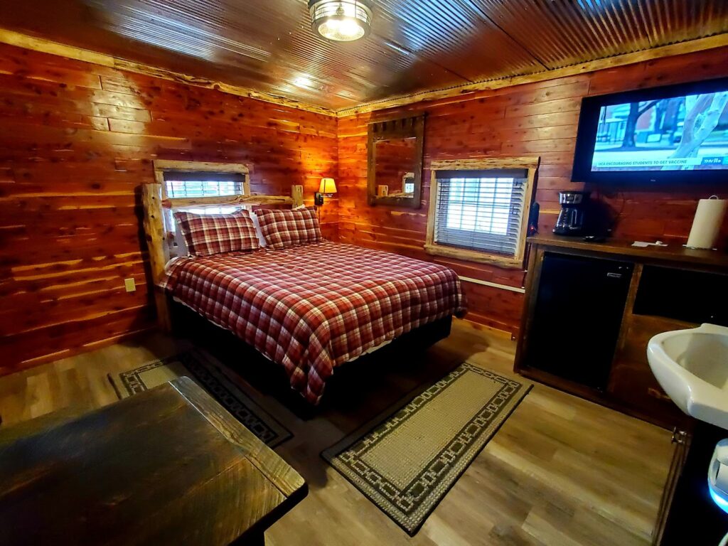 Log Cabin Inn - Image 6