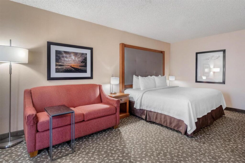 Best Western Plus Oak Harbor Hotel & Conference Center - Image 3