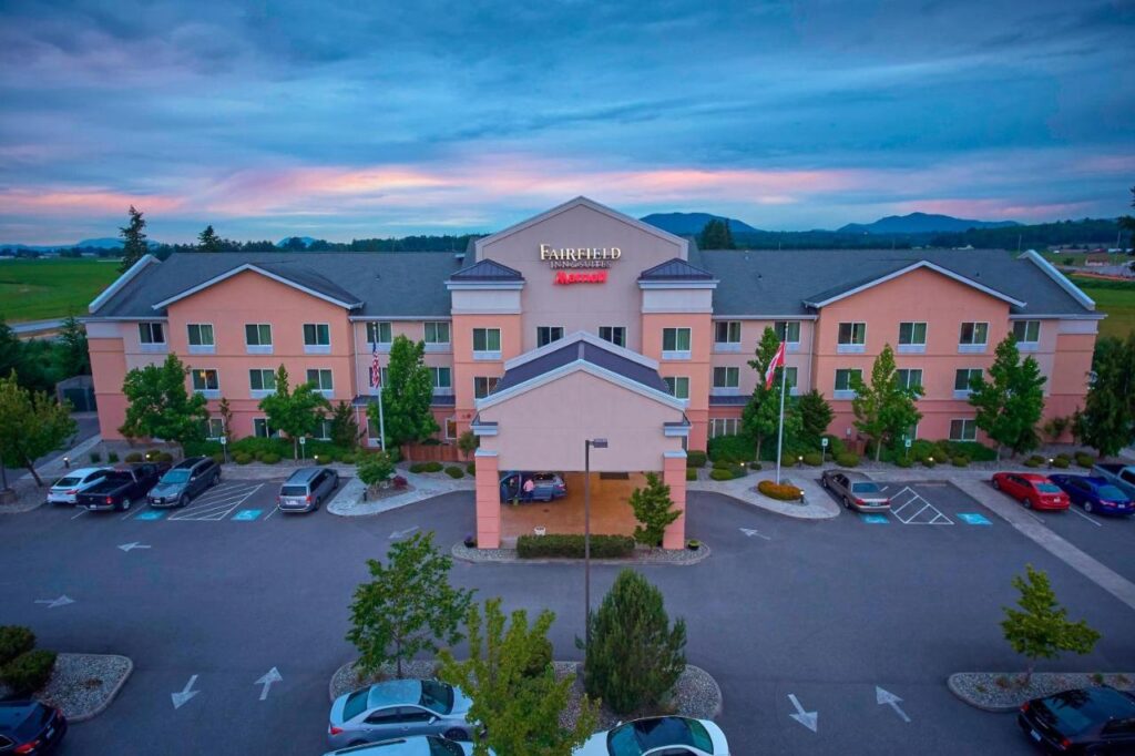 Fairfield Inn & Suites Burlington - Image 1
