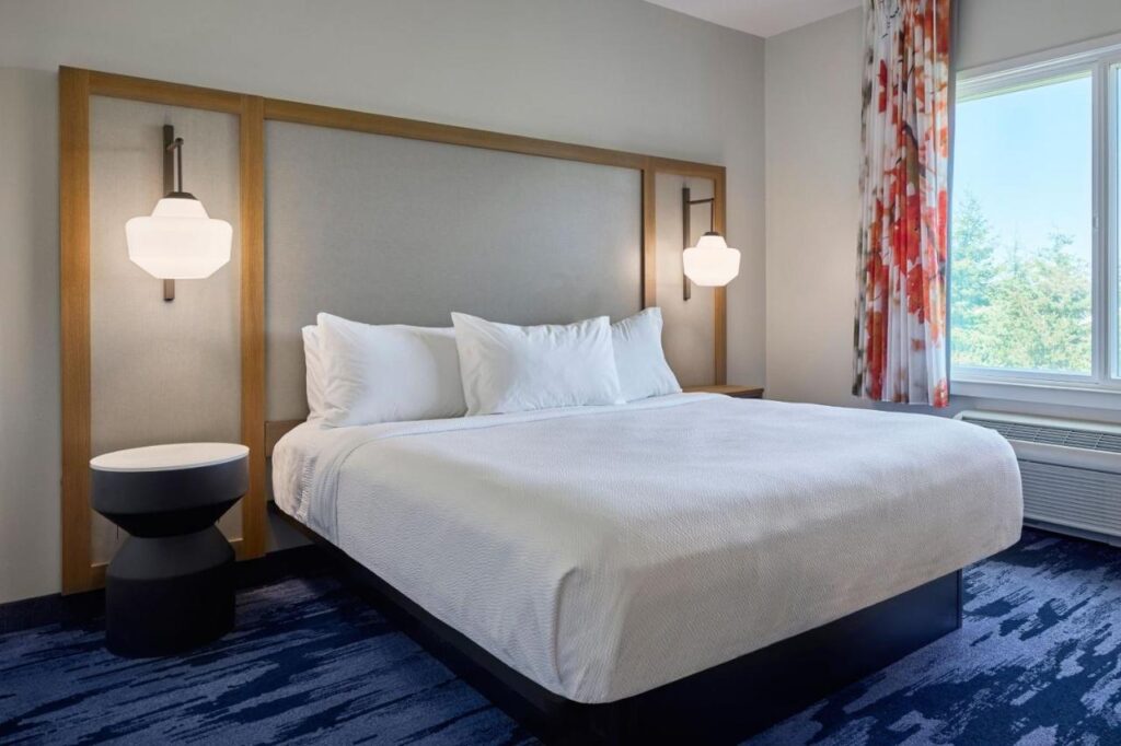 Fairfield Inn & Suites Burlington - Image 2