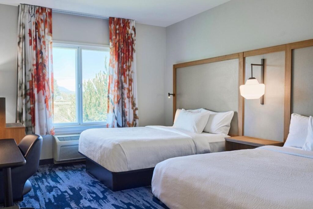 Fairfield Inn & Suites Burlington - Image 4
