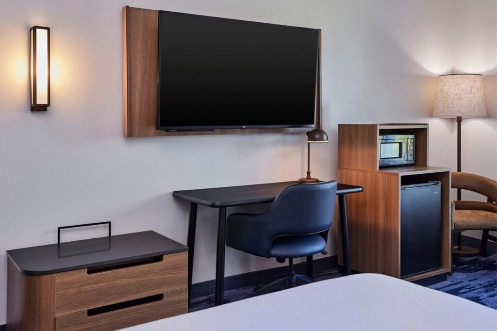 Fairfield Inn & Suites Burlington - Image 5