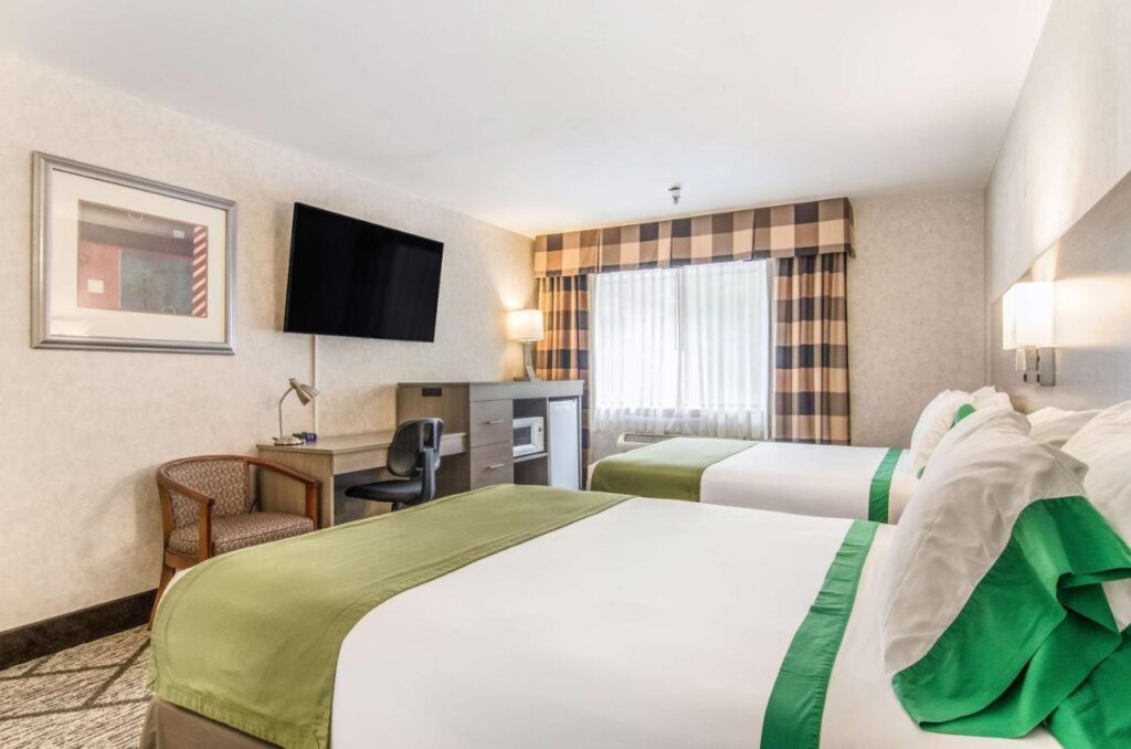 GuestHouse Inn & Suites Poulsbo - Image 1