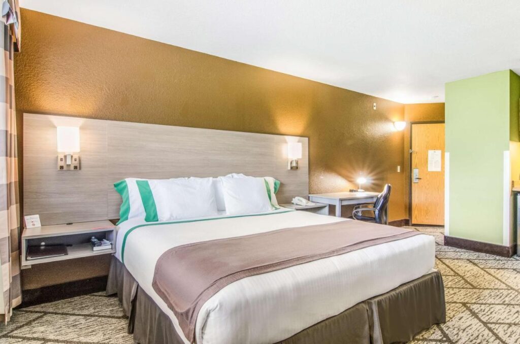 GuestHouse Inn & Suites Poulsbo - Image 5