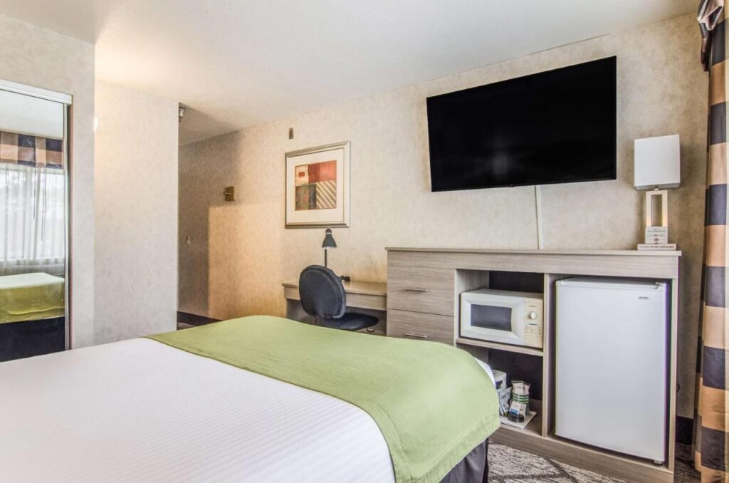 GuestHouse Inn & Suites Poulsbo - Image 6