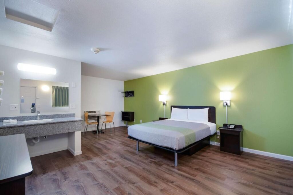 Motel 6-Burlington, WA - Image 5