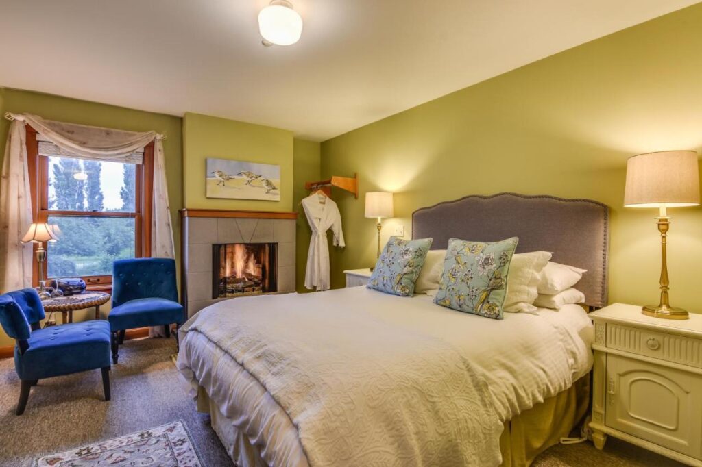 Wild Iris Inn - Image 1