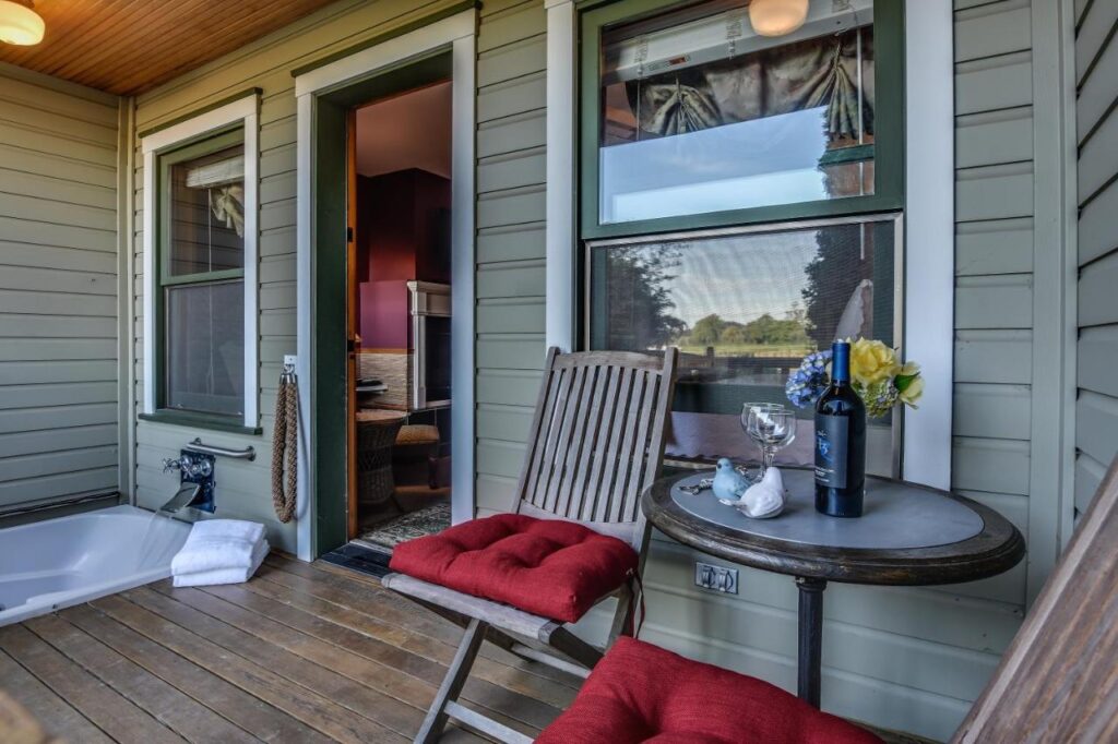 Wild Iris Inn - Image 4