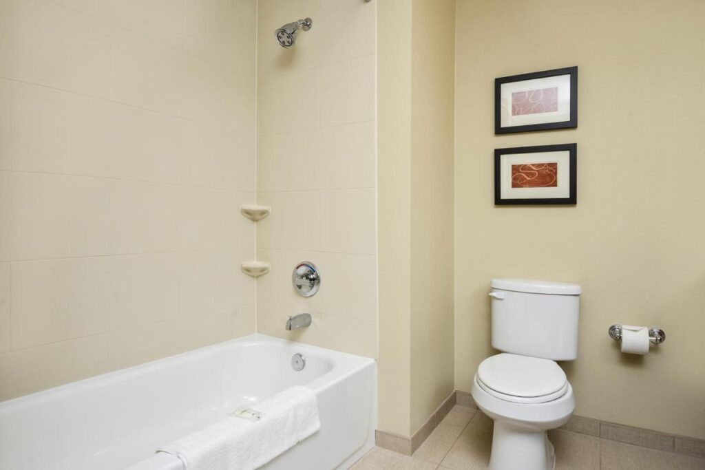 Comfort Suites Fargo Medical Center - Image 3