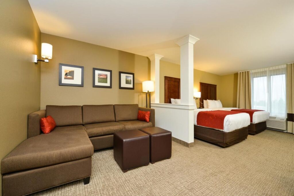 Comfort Suites Fargo Medical Center - Image 4