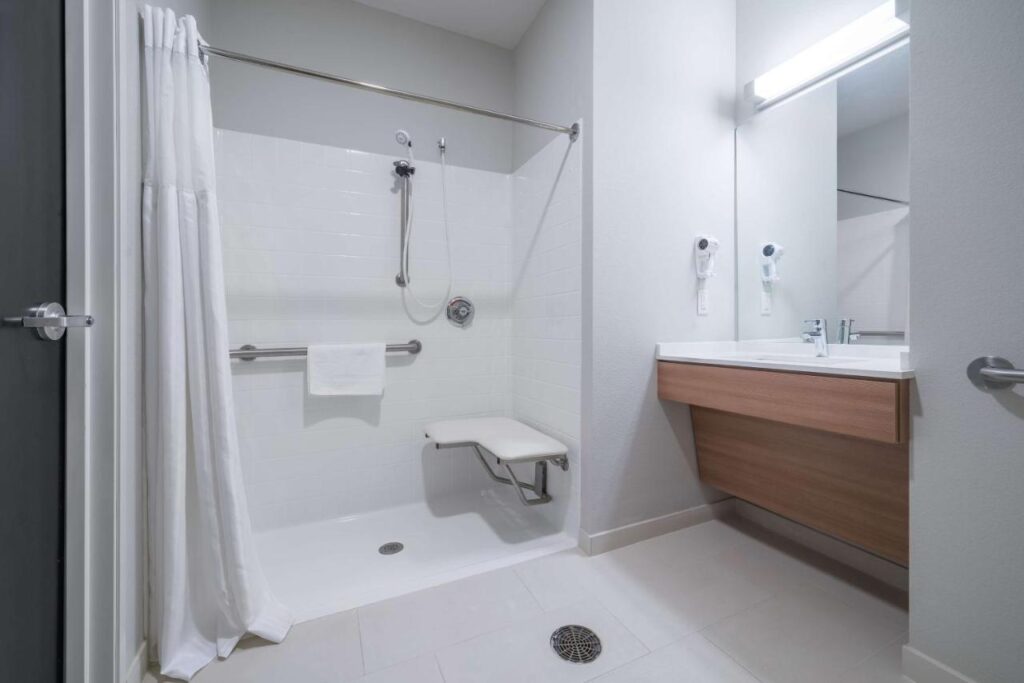 Microtel Inn & Suites By Wyndham Moorhead Fargo Area - Image 2