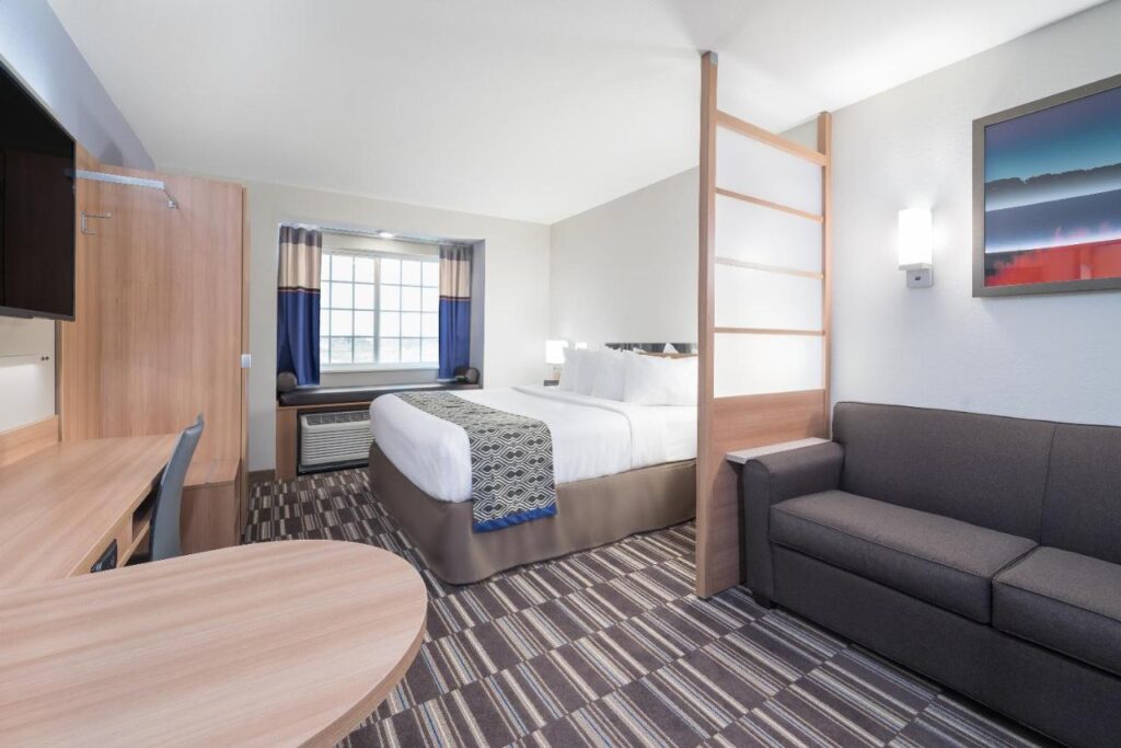 Microtel Inn & Suites By Wyndham Moorhead Fargo Area - Image 4
