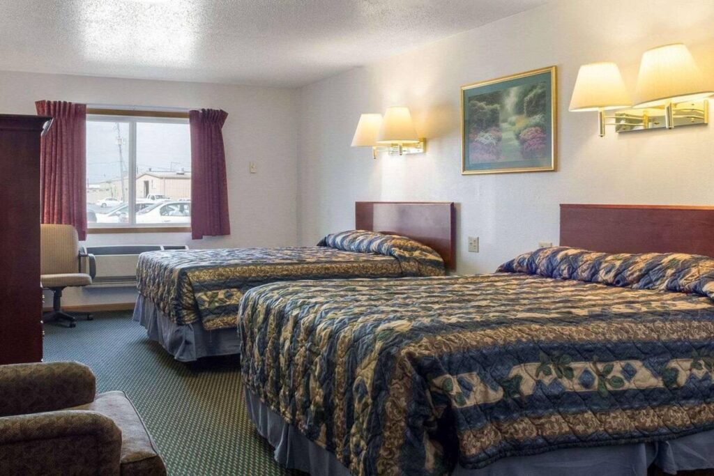 Rodeway Inn - Image 4