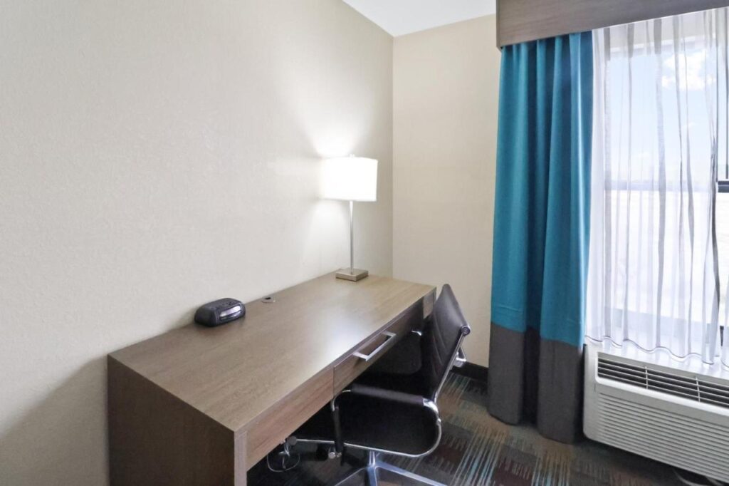 Comfort Inn Dunn near I-95 - Image 2